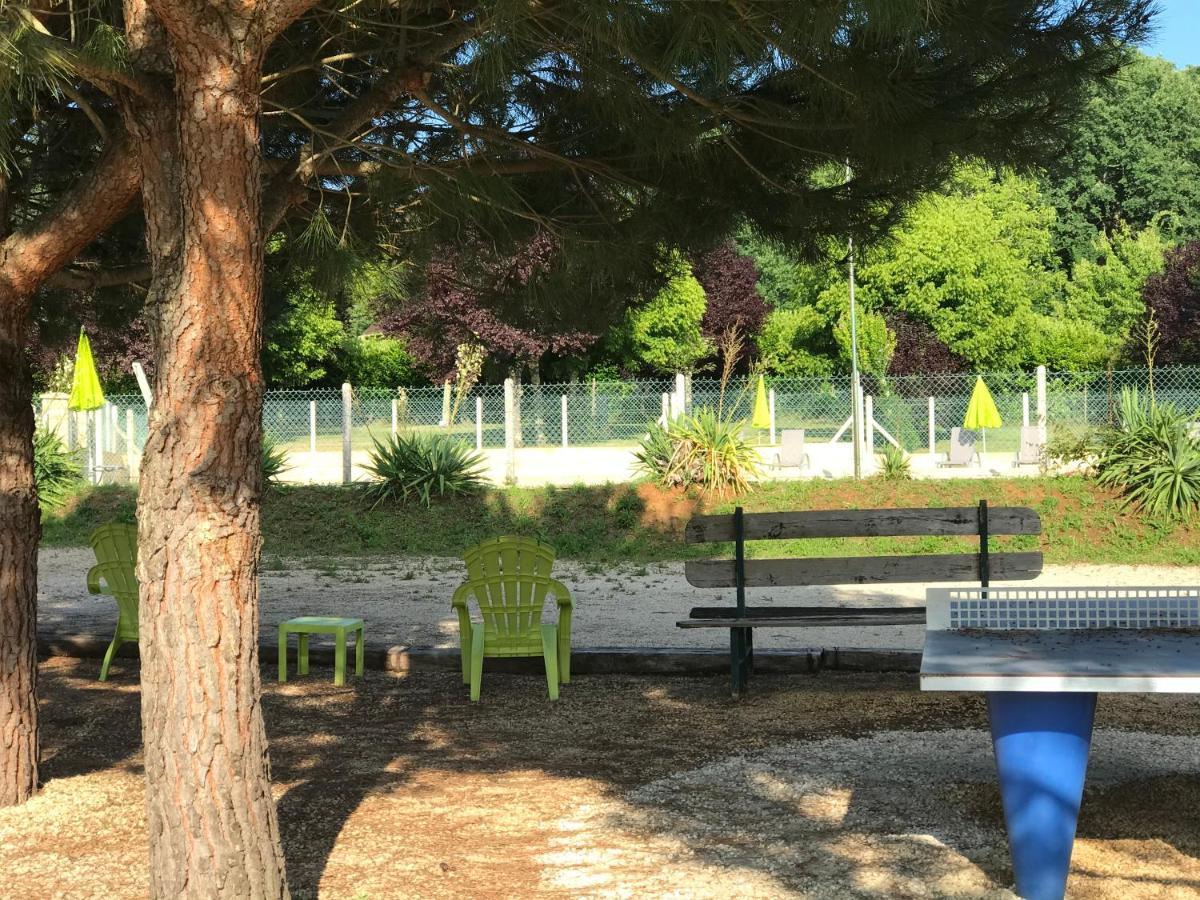 Camping Le Mondou Saint-Julien-de-Lampon Exterior foto