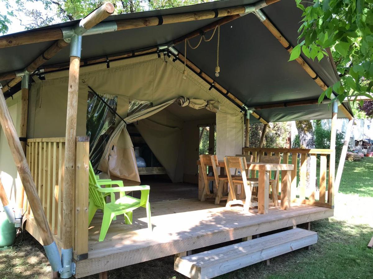 Camping Le Mondou Saint-Julien-de-Lampon Exterior foto