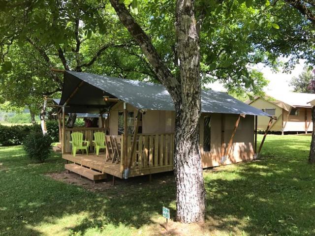 Camping Le Mondou Saint-Julien-de-Lampon Exterior foto